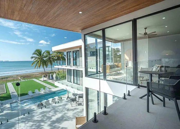 Casa Azul - Luxury Beachfront Mansion * Potrero (Guanacaste)