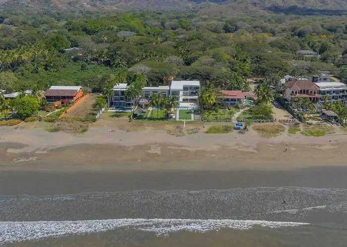 Villa Casa Azul - Luxury Beachfront Mansion Potrero (Guanacaste)