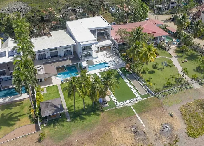 Casa Azul - Luxury Beachfront Mansion Potrero (Guanacaste)