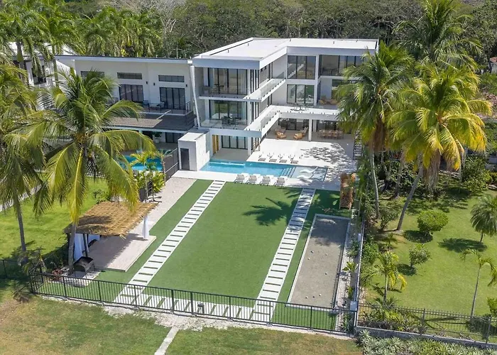 Casa Azul - Luxury Beachfront Mansion Villa