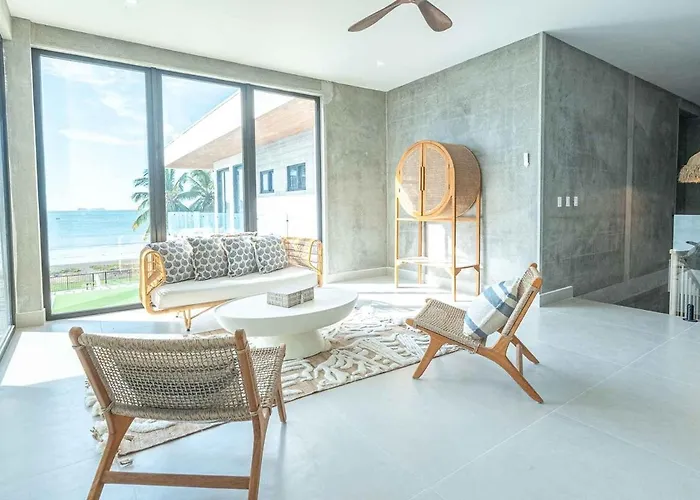 Casa Azul - Luxury Beachfront Mansion * Potrero (Guanacaste)