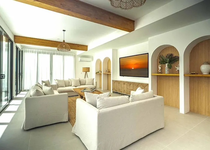 Casa Azul - Luxury Beachfront Mansion *
