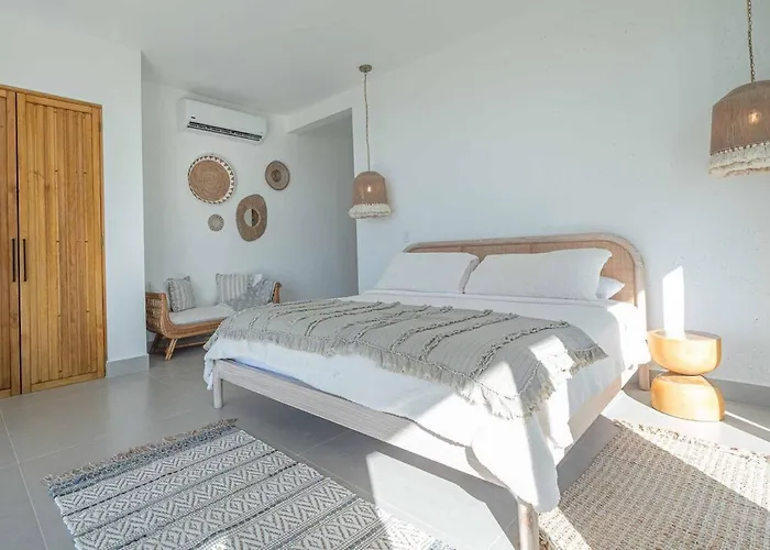 Casa Azul - Luxury Beachfront Mansion Villa Potrero (Guanacaste)
