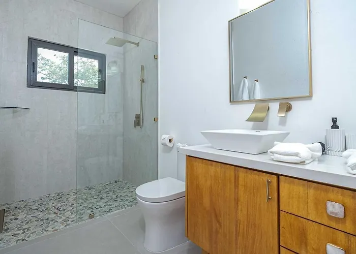 Villa Casa Azul - Luxury Beachfront Mansion Potrero (Guanacaste)